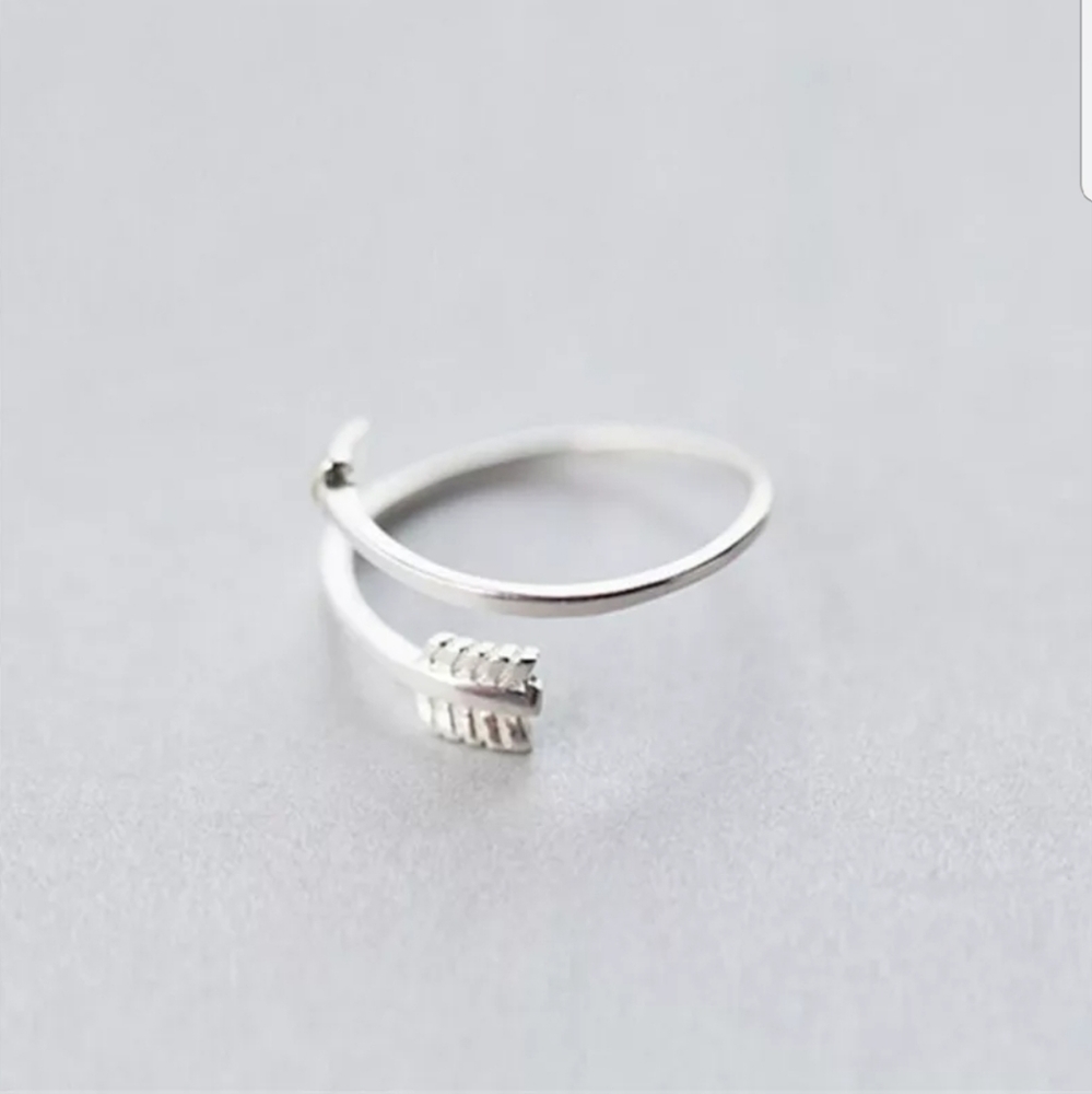 New creative arrow 925 sterling silver ring 💍 - Picture 3 of 4